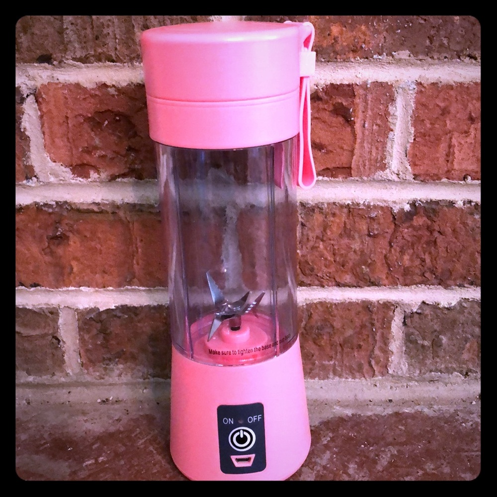 Portable electric blender with charging cord!